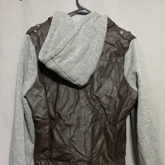 Snobbish jacket - Picture 4 of 4